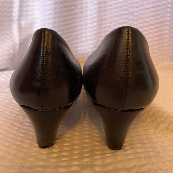 Air Flex black pumps Size 7.5 M - Picture 5 of 7